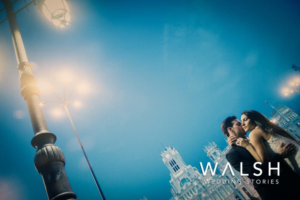 night wedding photos in the streets of madrid