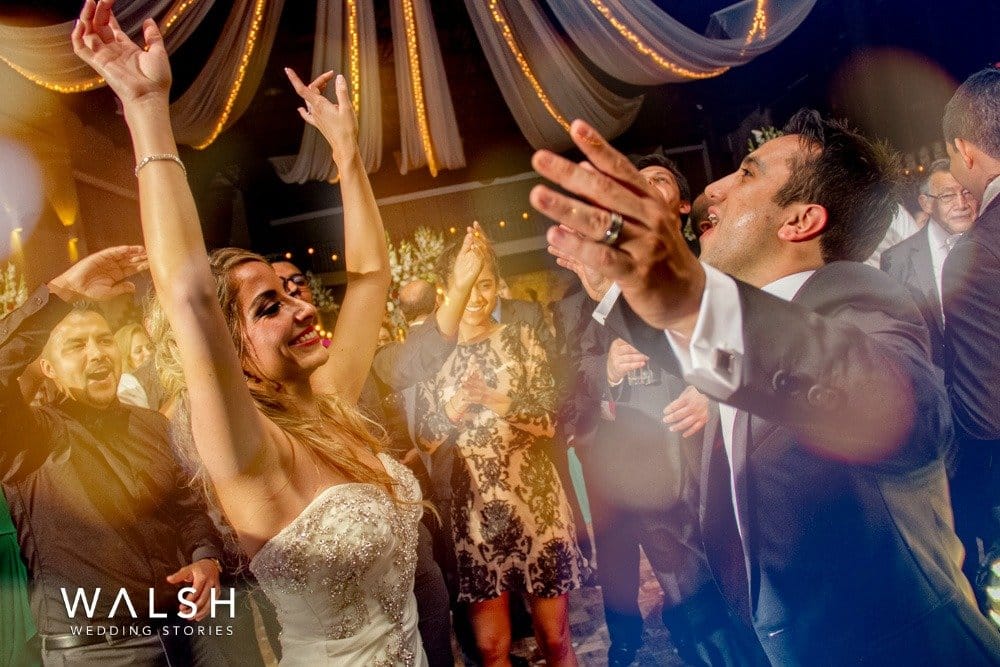 novios bailando en boda casa santo domingo