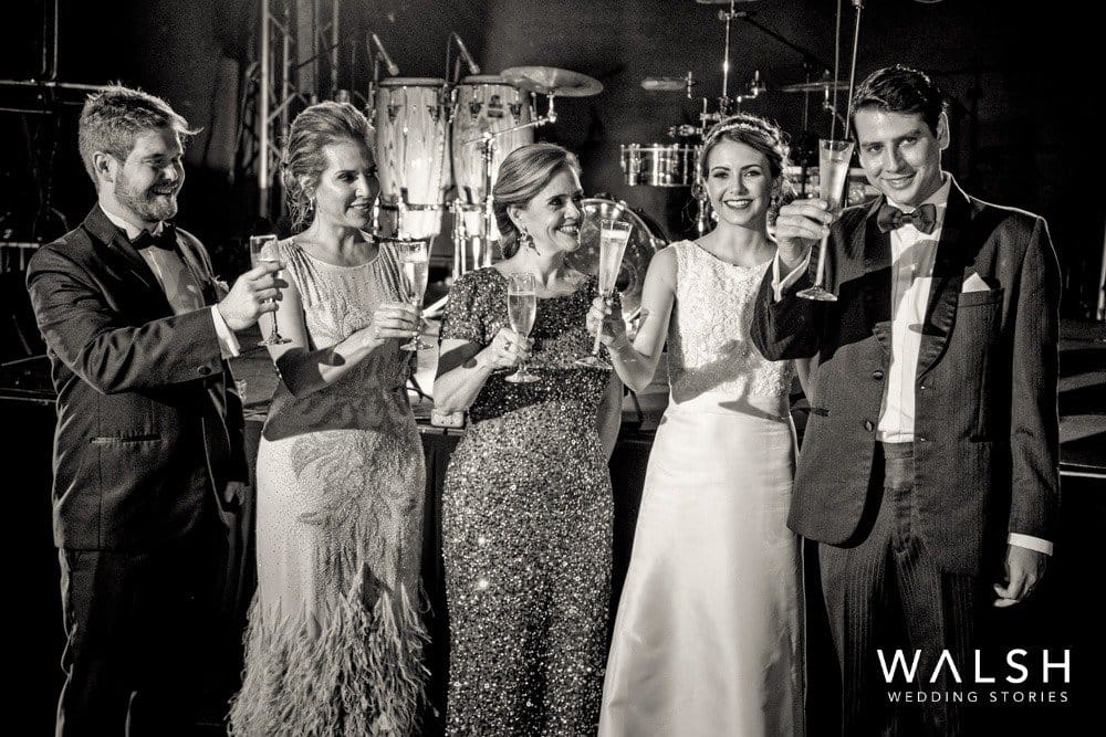 brindis en boda- fotógrafos de bodas antigua guatemala